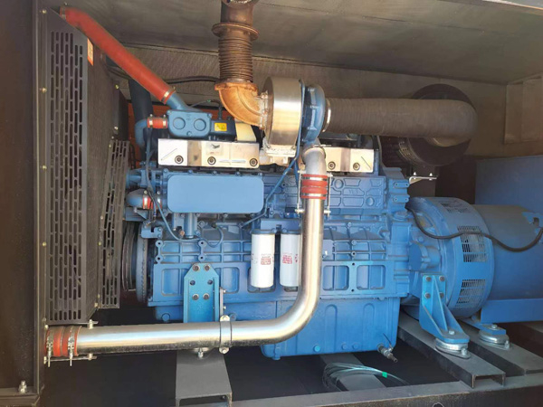 泾川燃油消耗率与进气温度的具体关系是什么？