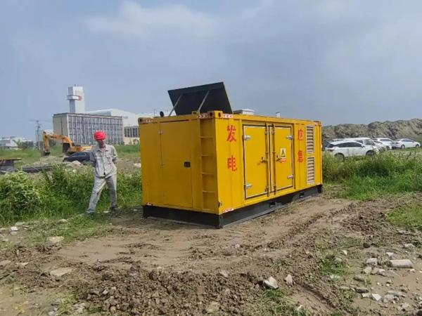 泾川200KW柴油发电机机组每小时的油耗量受哪些因素影响？