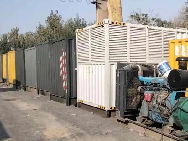 泾川200KW柴油发电机机组每小时油耗是多少？